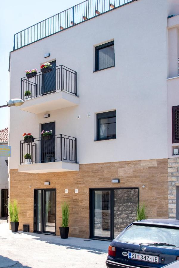 Luxury Apartments Azalea Шибеник Экстерьер фото