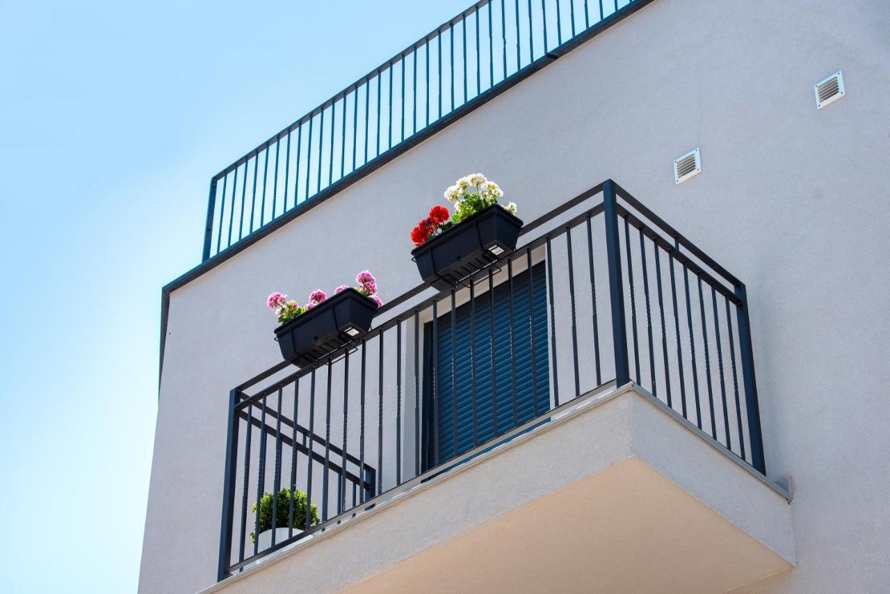 Luxury Apartments Azalea Шибеник Экстерьер фото